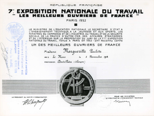 École dentellière de Point d'Alençon, personnel, MARGUERITTE Paulette Renée Charlotte (1918), directrice : curriculum vitae, extrait acte de naissance, extrait du casier judiciaire, titres "Meilleur Ouvrier de France" (photographie), attestations, diplômes.