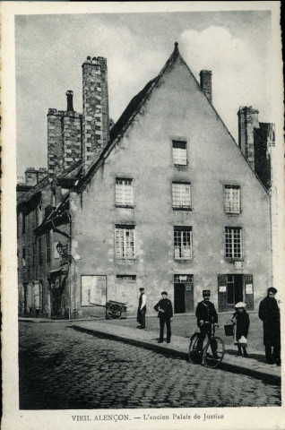 Alençon, Château des Ducs d'Alençon, la Tour couronnée, carte postale, noir et blanc, ND Phot, (1909), (9x14), n°56, recto.