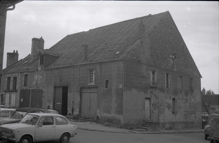 Démolition du grenier à sel, place du Plénître : films négatifs monochrome.
