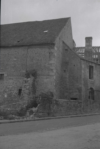 Démolition du grenier à sel, place du Plénître : films négatifs monochrome.