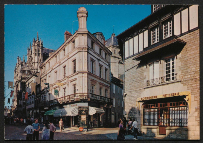 Alençon (Orne), La grande rue, carte postale moderne couleur n°75, Artaud frères éditeurs, Nantes-Carquefou, couleurs naturelles, (Date d'utilisation : 16 decembre 1999 ), (15x10,5), AMA, 2 exemplaires.