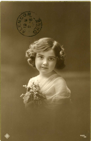 Cartes postales de Charles Féron envoyées à sa fille Suzanne Féron pendant la Première Guerre mondiale (collection particulière Chrystel Nail Lemaitre, 2018, AMA).