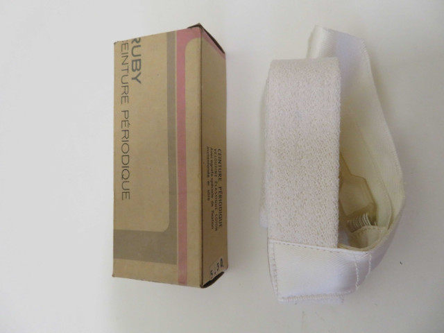 Ceinture périodique (Ruby) conditionnement carton (11.1cm x 4.5cm x3cm) (lot de 3 boites) (1950 - 1980).