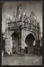 Alençon (Orne), Porche de l'église Notre-Dame (XVe siècle), d'une grande richesse ornementale avec des arcs-boutants ajourés et des pinacles très ornés, carte postale semi-moderne dentelée en noir et blanc n°4, Artaud père et fils, éditeurs, éditions Gaby, Carquefou-Nantes, sd, (9x14), acquisition 2020, AMA.