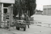 Occupation du site par les grévistes : lot de 23 photographies, (Claude Renault).