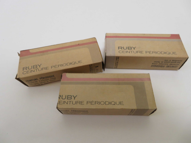 Ceinture périodique (Ruby) conditionnement carton (11.1cm x 4.5cm x3cm) (lot de 3 boites) (1950 - 1980).