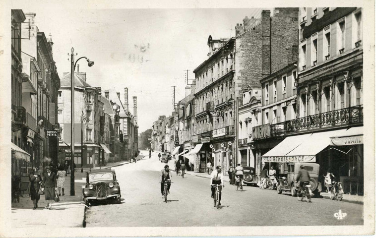 Alençon (Orne), rue Saint-Blaise, carte postale semi-moderne noir et blanc n°42, édition CAP Paris, Réal-photo, (Date d'utilisation : 29 août 1950), (14x9), AMA, 2 exemplaires.