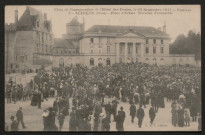Alençon (Orne), Fête de l'inauguration de l'Hôtel des Postes Festival, Place d'Armes, Morceau d'ensemble, carte postale ancienne noir et blanc n°1, A.M.F. éditeur, (Date cliche : 24 septembre 1911), (Date d'utilisation : 11 octobre 1911), (14x9),AMA, 2 exemplaires.