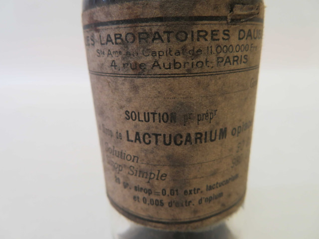 Flacons et bouteilles de pharmacie (1850-1910).