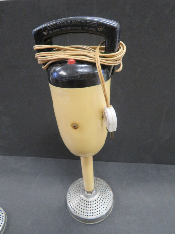 Pilon, premier mixeur Moulinex (1957),Alençon Moulinex (plastique, métal), 2 pièces, don de l'association Moulinex, Jean Mantelet.