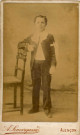 Communiant, studio, photographie sépia, tirage albuminé, Auguste Lemarquand, [1897-1911], acquisition 2022 .