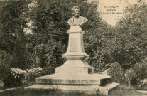 Alençon (Orne), Statue de Léon de la Sicotière, carte postale ancienne noir et blanc, édition Grand Bazar des nouvelles galeries, (Date d'utilisation : 02 octobre), (14x9), AMA.