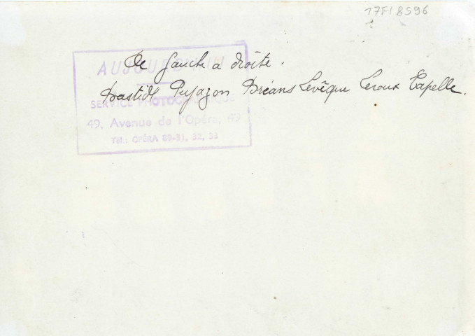 Athlétisme, le Racing club de France, champion de France (1944), de gauche à droite Bastide, Pujazon, Bréans, Levêque, Leroux, Capelle, photographie noir et blanc dédicacée, DR, (18 cm x 13.4cm), collection particulière Negele Danielle, 2023, AMA.