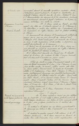 Cabinets d'aisances de la cour de la gare, convention. Suppression d'une étude d'huissier : Avis du conseil. Matériel du concours de la société hippique percheronne, indemnité pour remisage