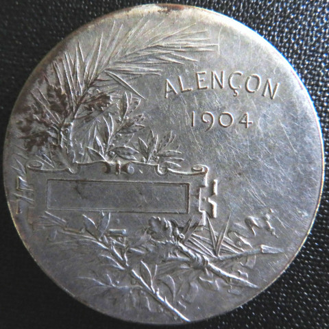 Concours de bébés (1904), récompense : médaille argentée (diam : 3.6 cm), acquisition 2020, AMA.