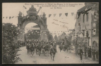 Alençon (Orne), Fêtes de l'inauguration de l'Hôtel des Postes, la Préfecture, arrivée du cortège rue Saint-Blaise, carte postale ancienne noir et blanc n°10, A.M.F. éditeur, (Date cliche : 24 septembre 1911) (Date d'utilisation : 14 octobre 1911), (14x9),AMA.