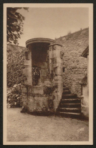 Alençon (Orne), Le vieux puits de la maison d'Ozé (XVes), carte postale ancienne noir et blanc n°114, Artaud père et fils, édit Nantes, éditions Gaby, sd, (14x9), AMA.
