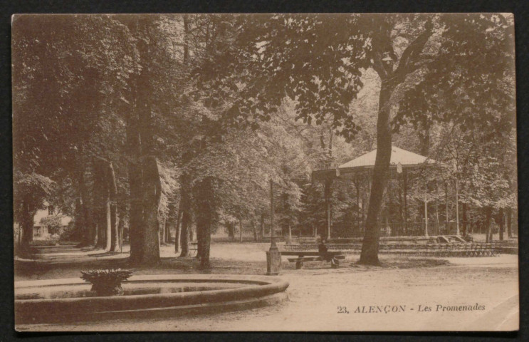 Alençon, Les Promenades, (date cliché : [1910-1914]), carte postale ancienne, n°23, ed Arecole (14x9).