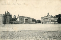 Alençon (Orne), la place d'Armes, carte postale ancienne noir et blanc n°99, édition Léon et Lévy (Paris), marque LL. (Date d'utilisation : 26 août 1930), (14x9), AMA.
