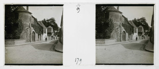 Alençon (Orne), Porte de la Barre (1910), plaque de verre avec l'image en négatif noir et blanc (au gélatino-bromure d'argent), [1910], (13 cm x 6 cm), acquisition 2015, collection particulière Cabaret, AMA.