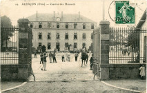Alençon (Orne), caserne des Hussards, carte postale ancienne noir et blanc, ELD (Ernest Le Deley) éditeur, (Date d'utilisation : 20 mai 1909), (14x9), AMA.