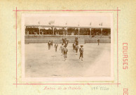 Courses de taureaux, entrée de la cuadrilla Espagnole dans l'arène (12, 16, 19 juin 1898), AMA,