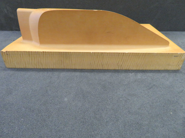 Fer à repasser, forme prototype pour le CTTM (16 juillet 1997),(bois),Alençon Moulinex, don de l'association Moulinex Jean Mantelet.