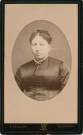 Portrait de femme (médaillon), studio, photographie noir et blanc, tirage d'épreuve au charbon, Alphonse Veillon, [1878-1905], acquisition 2022 .