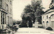 Alençon (Orne), la Providence d'Alençon, entrée de la Communauté, carte postale ancienne noir et blanc, photo Crolard, Alençon, sd, (14x9), AMA.