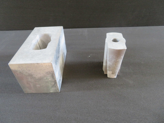 Outillage, 2 pièces (aluminium), (don de l'association Moulinex Jean Mantelet), AMA