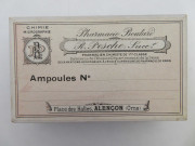 Boites à ampoules rectangulaires de Raoul Pesche (couleur : blanc noir rouge) avec étiquette (11.9cm x 7.1cm x 2.9cm) (1902-1940).