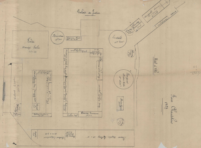 Foire de la Chandeleur (1923-1948), demandes de boutiques sous la coupole de la Halle au Blé, sur la place d'Armes : états nominatifs, correspondance, flyers, plans, mémoires.
