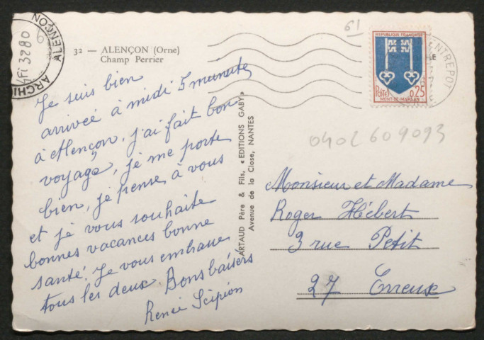 Alençon (Orne), Champ Perrier, carte postale semi-moderne noir et blanc n°32, éditeurs Artaud père et fils, éditions Gaby, (Date d'utilisation : 28 juillet 1967 ), (14,7x10), AMA.