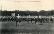 Alençon (Orne), caserne, le 14e Hussards sur le champ de manœuvres, carte postale ancienne noir et blanc n°51, A.M.F. éditeur, sd, (14x9), AMA.