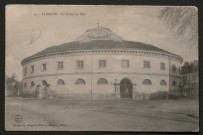 Alencon (Orne), la halle au blé, carte postale ancienne noir et blanc n°27, maison des magasins réunis, Alençon, éditeur, (Date d'utilisation: 08 juin 1905), (14cm x 9cm), AMA, 2 exemplaires.