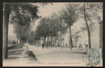 Condé-sur-Sarthe (Orne), La Boissière, entrée du village, carte postale ancienne noir et blanc, phototypie A. Breger, Paris, (Date d'utilisation : 14 août 1908), (14x9), acquisition 2021, AMA.