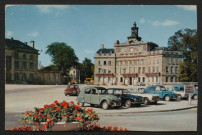 Alençon (Orne), L'Hôtel de ville et Le Palais de justice, carte postale ancienne noir et blanc, Artaud frères, éditeur, Nantes-Carquefou, sd, (14x9), AMA.