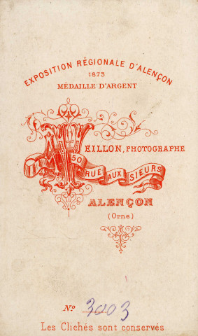 Portrait d'un homme, studio, photographie noir et blanc, tirage albuminé, Alphonse Veillon, [1873-1878], acquisition 2022 .