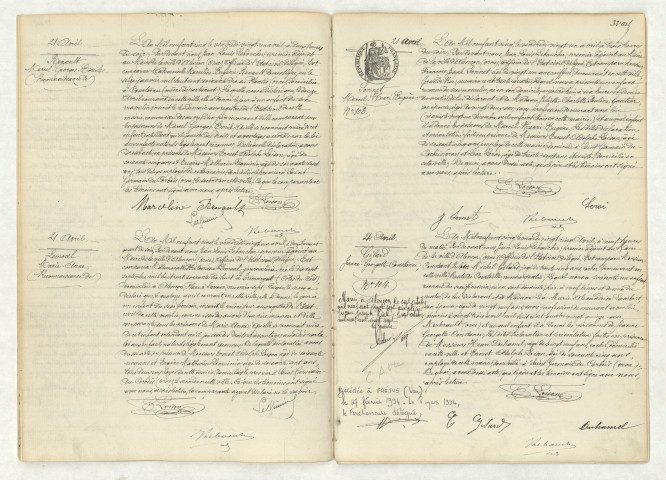 Reconnaissance RENAULT Marcel Georges Emile (21 avril 1905),reconnaissance de LE MOAL Marie Anne (21 avril 1905),acte de naissance de SONNET Marcel Henri Eugène (21 avril 1905),acte de naissance de GILARD Jeanne Georgette Constance (24 avril 1905).