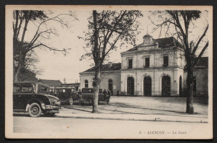 Alençon (Orne), La gare, carte postale ancienne noir et blanc n°5, G. Artaud éditeur, Nantes, (date d'utilisation : 10 septembre 1934), (14x9),AMA.