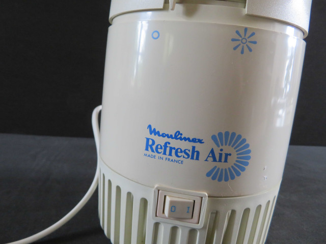 Assainissement d'air "Refresh air", type 774, code 210, avec carton, 2 pièces (plastique), don de l'association Moulinex Jean Mantelet.